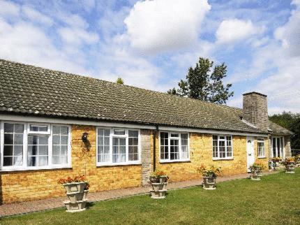 بيشوبْسْ ستورتفورد Stansted Inn المظهر الخارجي الصورة